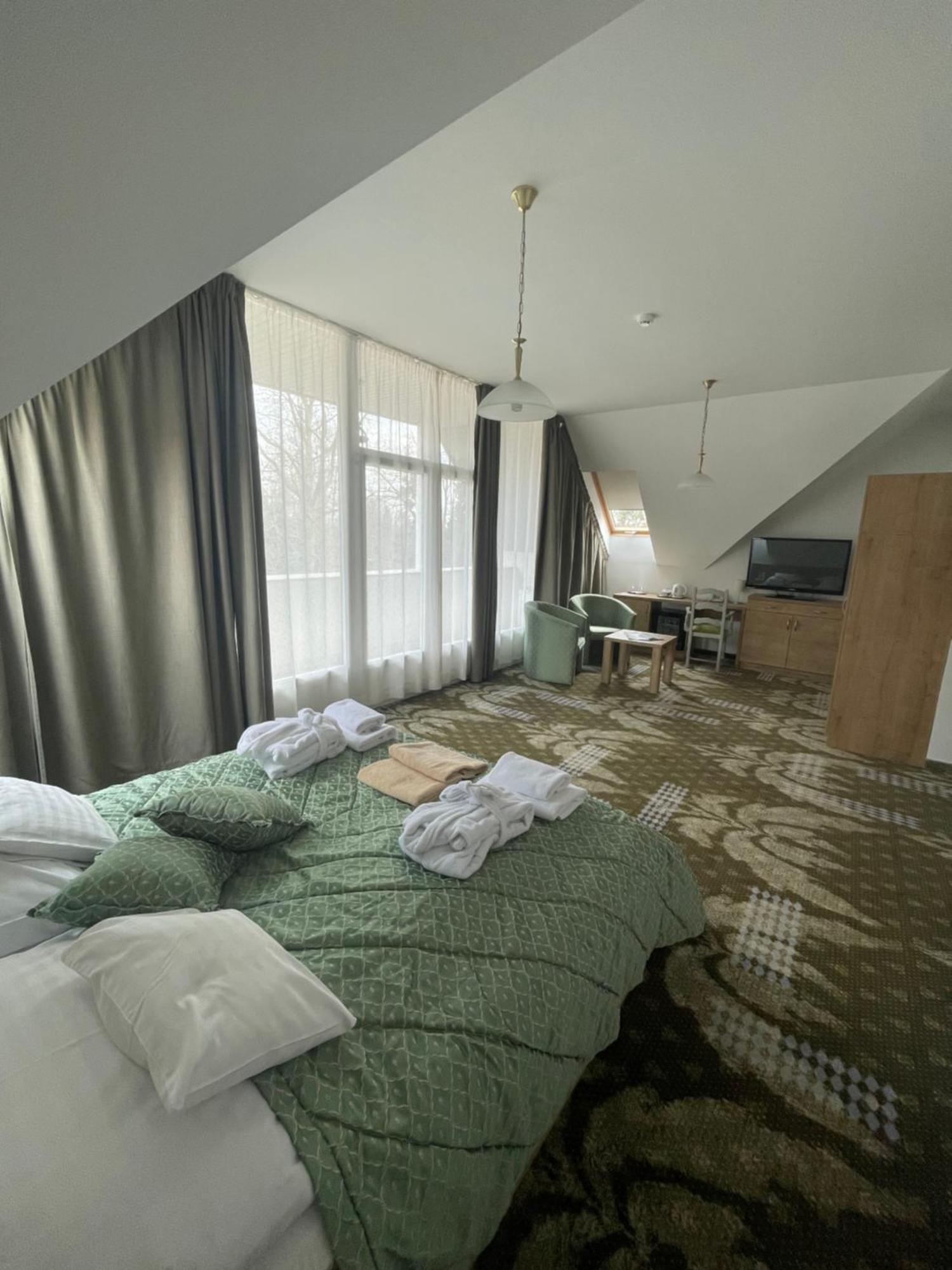 Batthyany Kuria Hotel Zalacsany Exterior photo