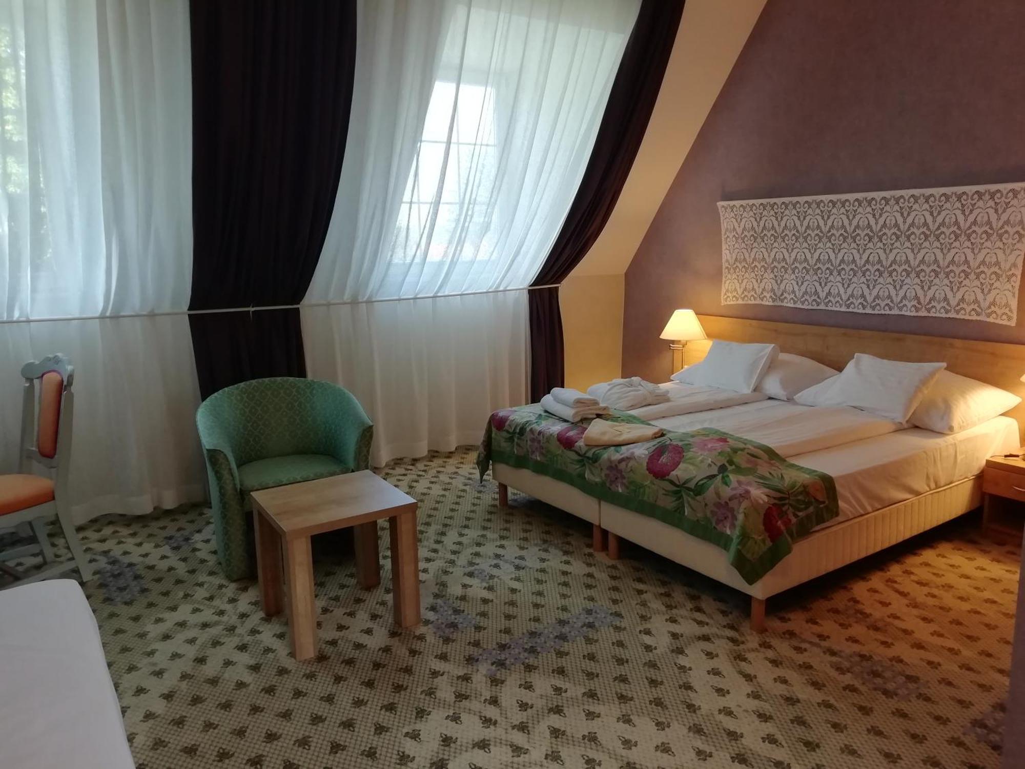 Batthyany Kuria Hotel Zalacsany Exterior photo